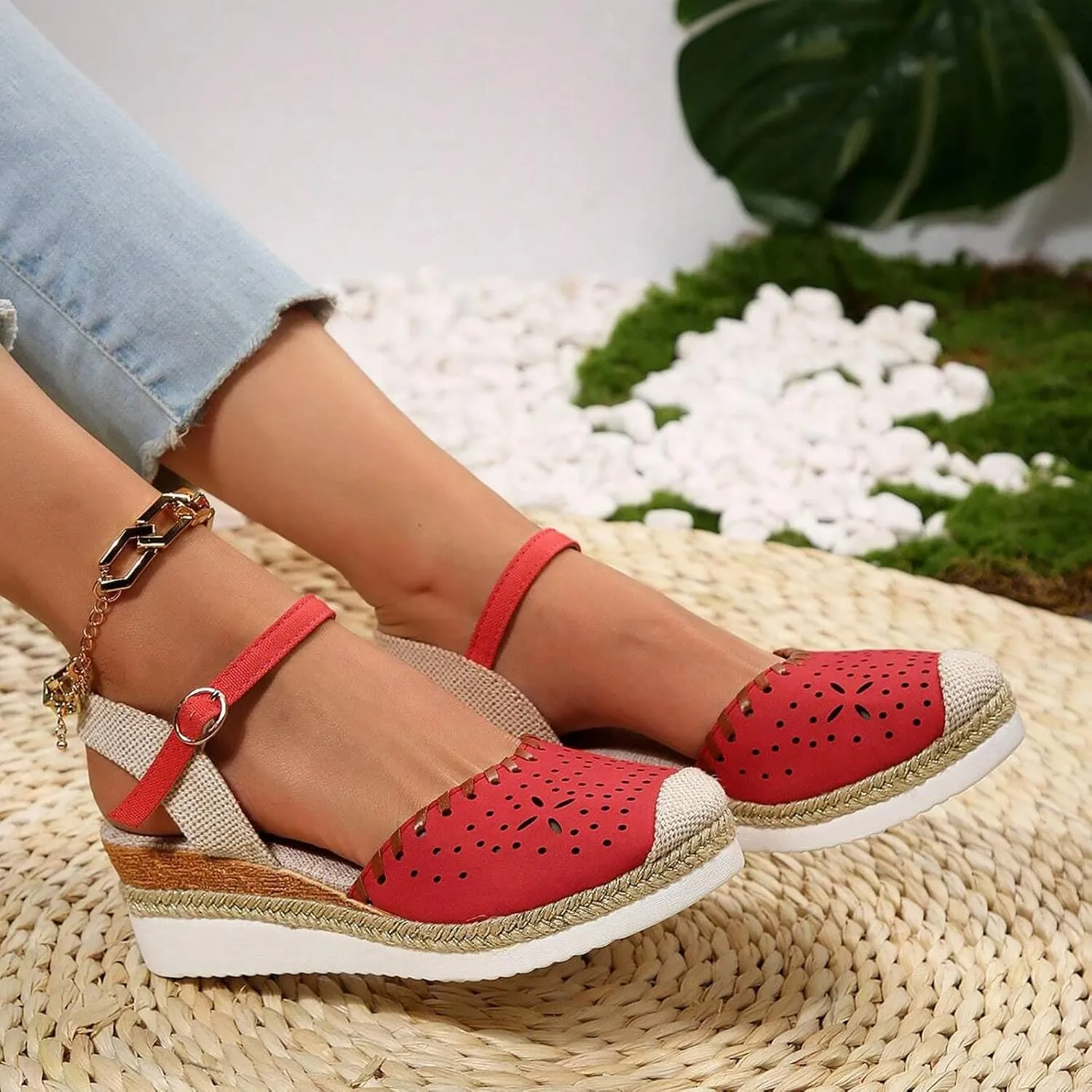 Closed Toe Platform Wedge Sandals for Women 2025 Summer Vacation Dressy Comfortable Anti Slip Beach Shoes with Adjustable Buckle Ankle Strap
