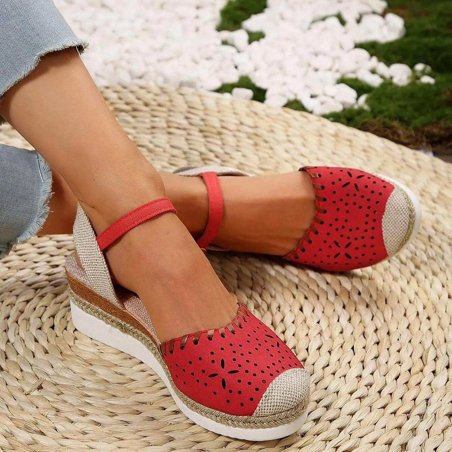 Closed Toe Platform Wedge Sandals for Women 2025 Summer Vacation Dressy Comfortable Anti Slip Beach Shoes with Adjustable Buckle Ankle Strap