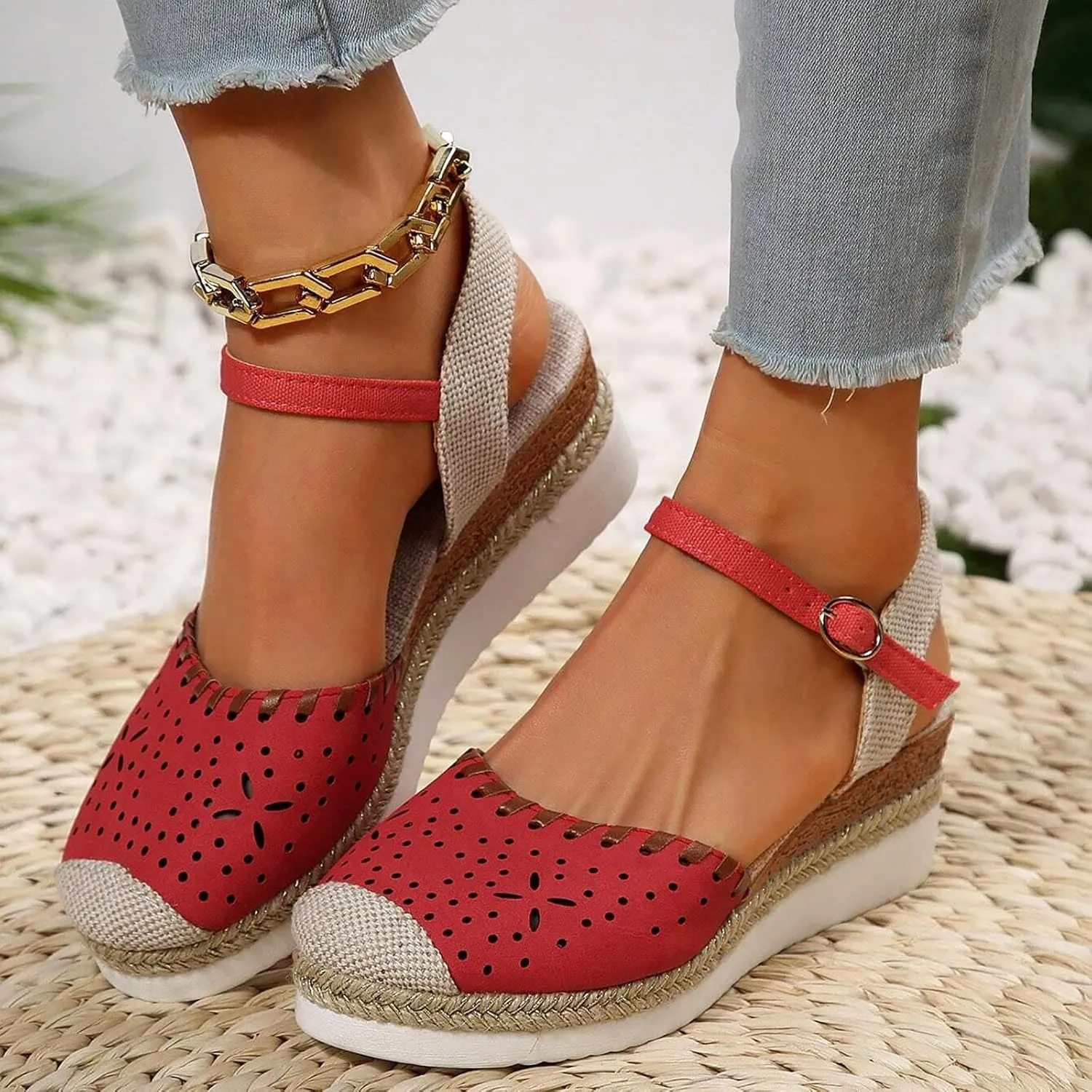 Closed Toe Platform Wedge Sandals for Women 2025 Summer Vacation Dressy Comfortable Anti Slip Beach Shoes with Adjustable Buckle Ankle Strap