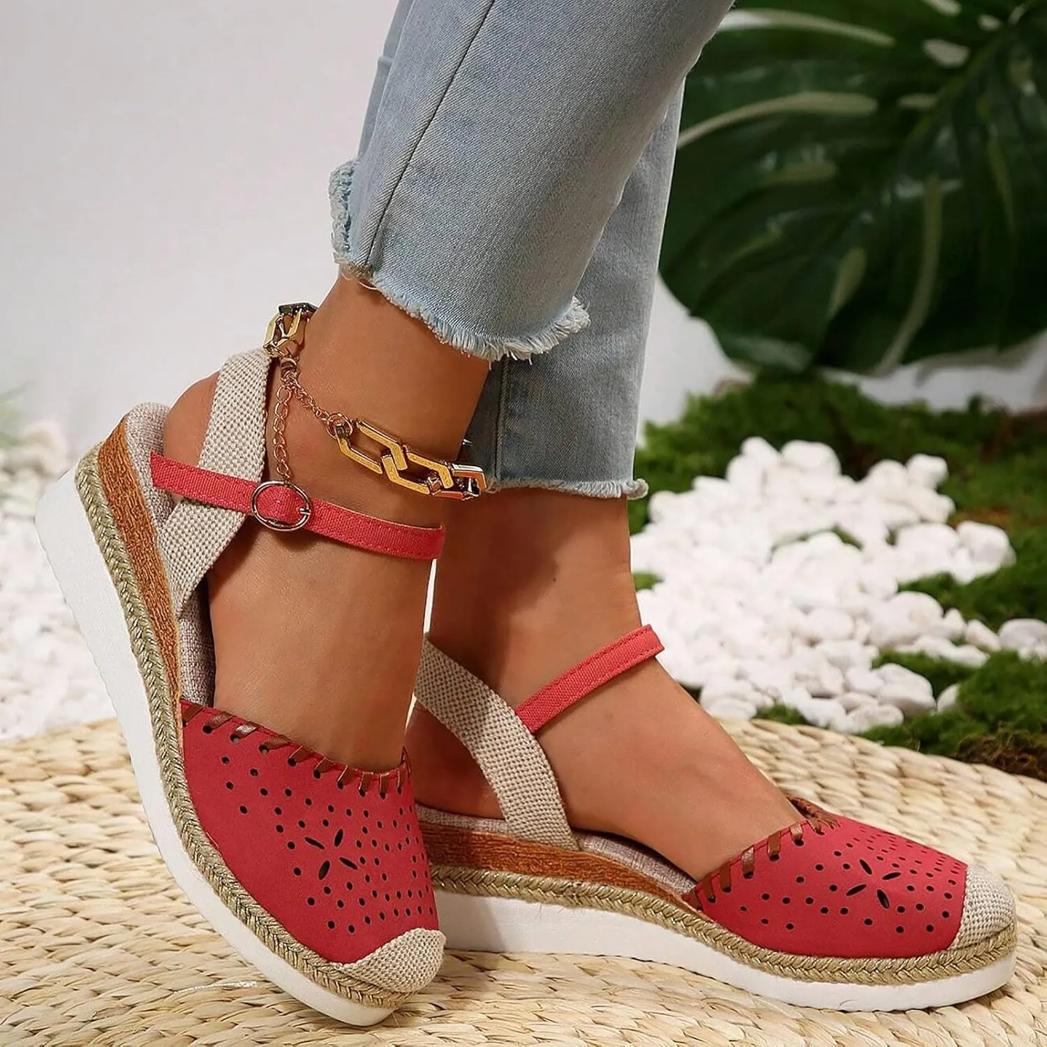 Closed Toe Platform Wedge Sandals for Women 2025 Summer Vacation Dressy Comfortable Anti Slip Beach Shoes with Adjustable Buckle Ankle Strap