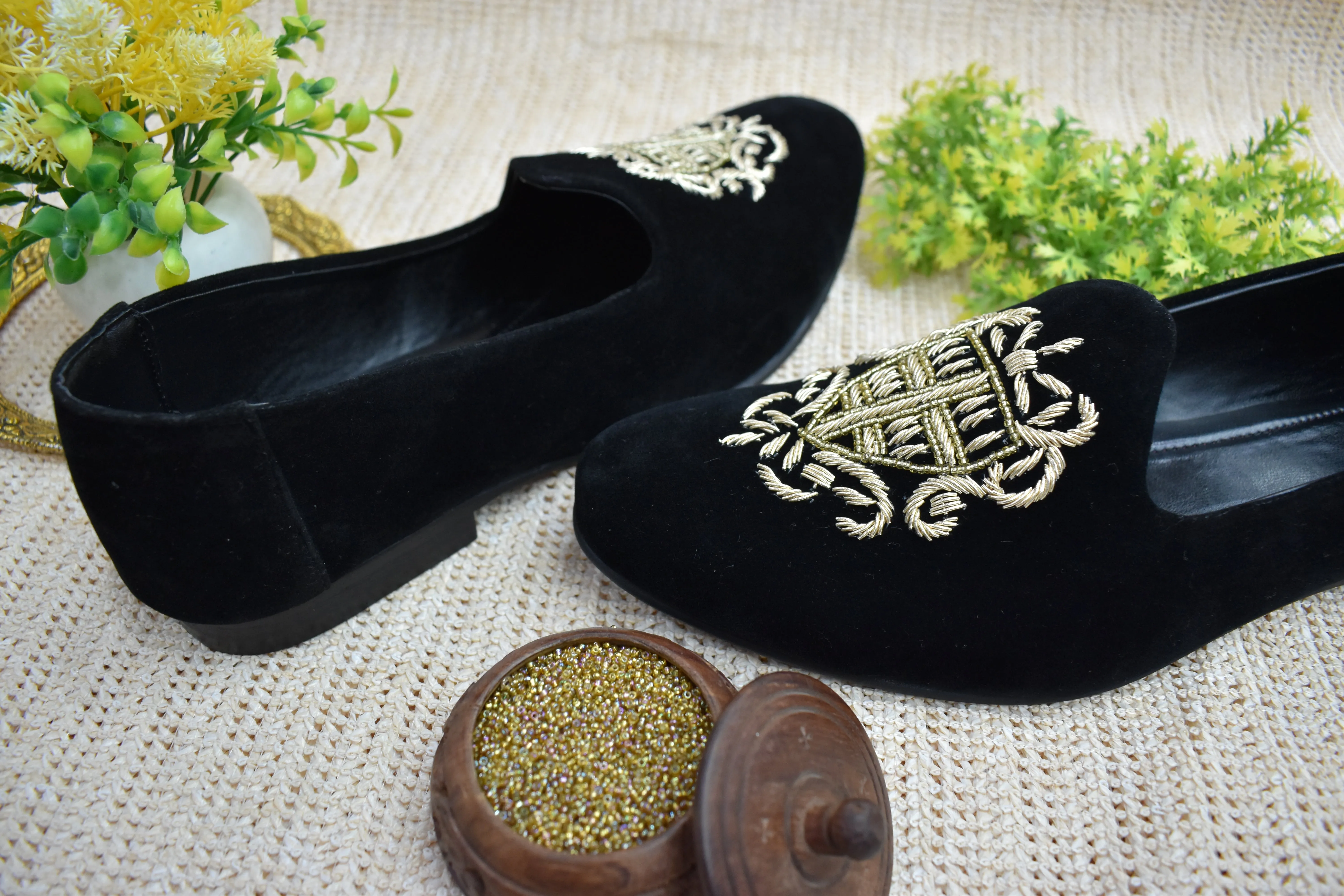 Dabka velvet loafer shoes (Black)