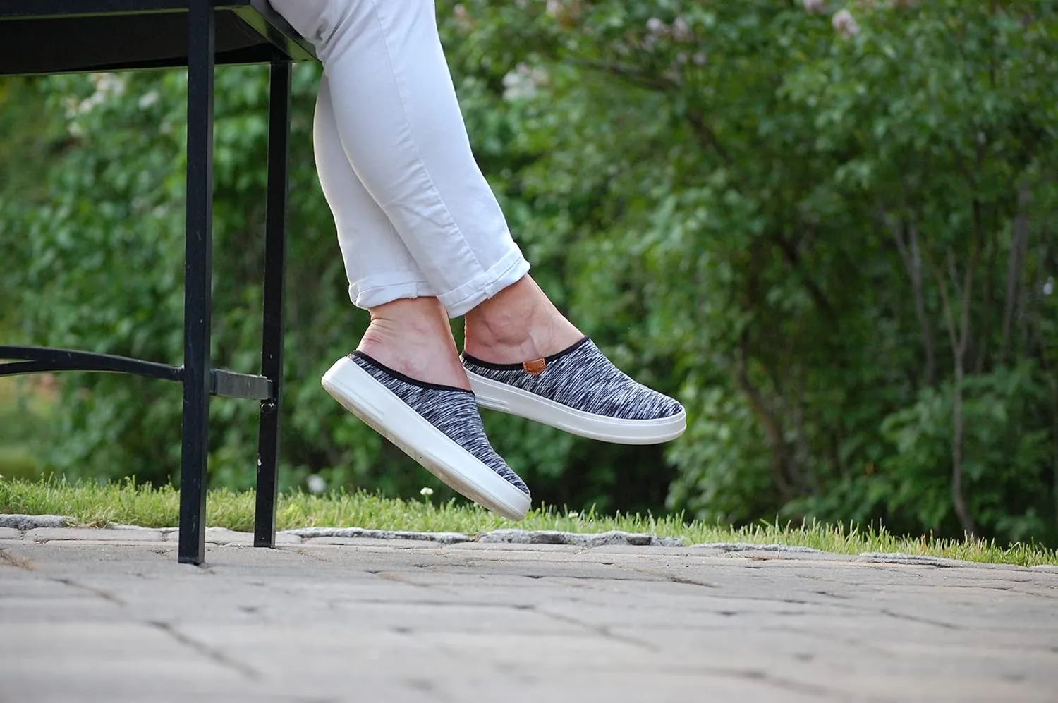Dearfoams Women's Original Comfort Annie Clog Sneaker