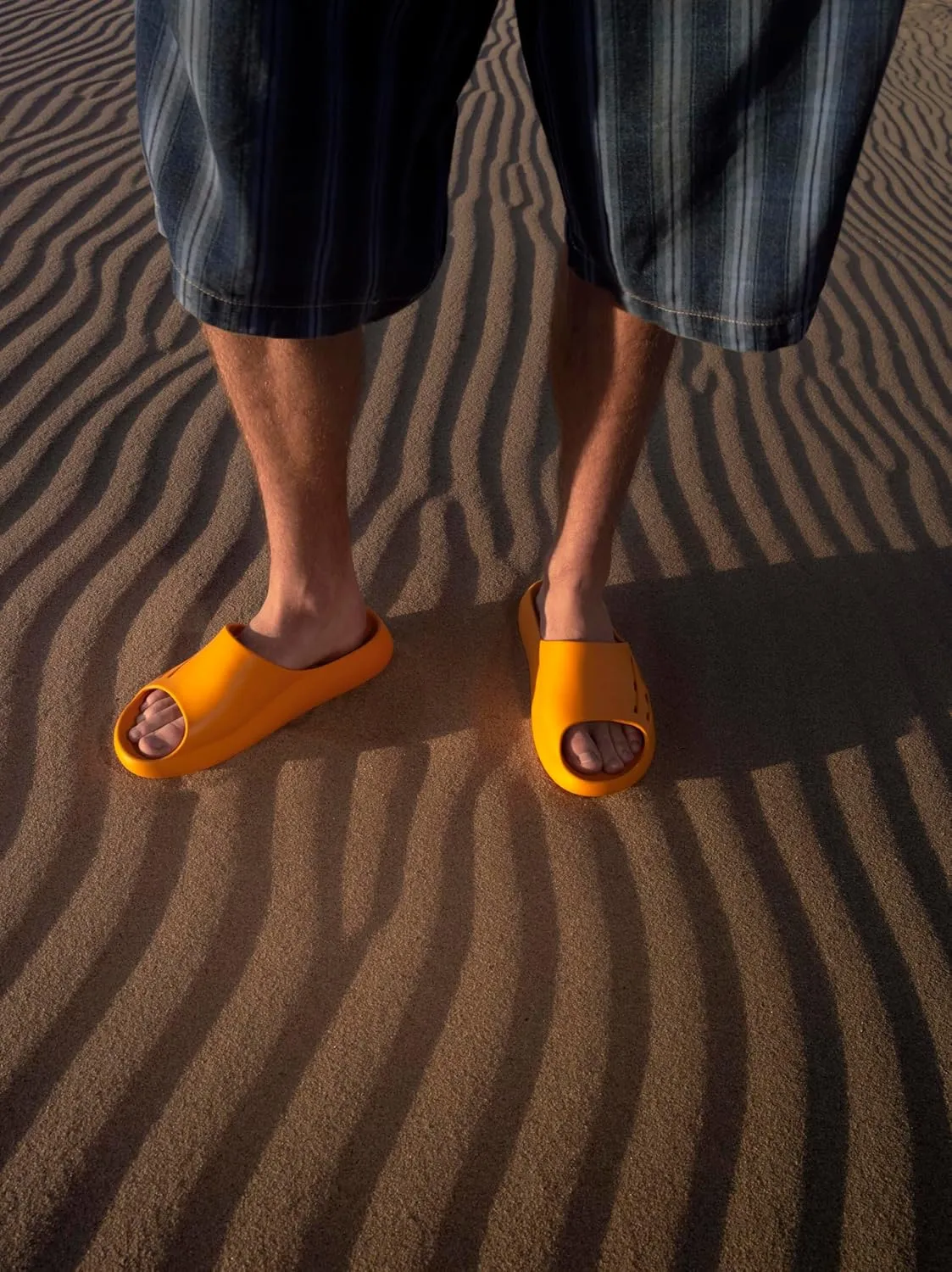 ECCO Unisex-Adult Cozmo Perforated Slide Sandal