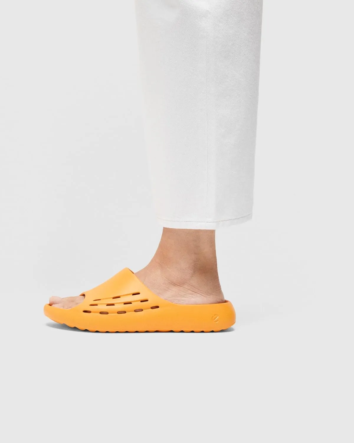 ECCO Unisex-Adult Cozmo Perforated Slide Sandal