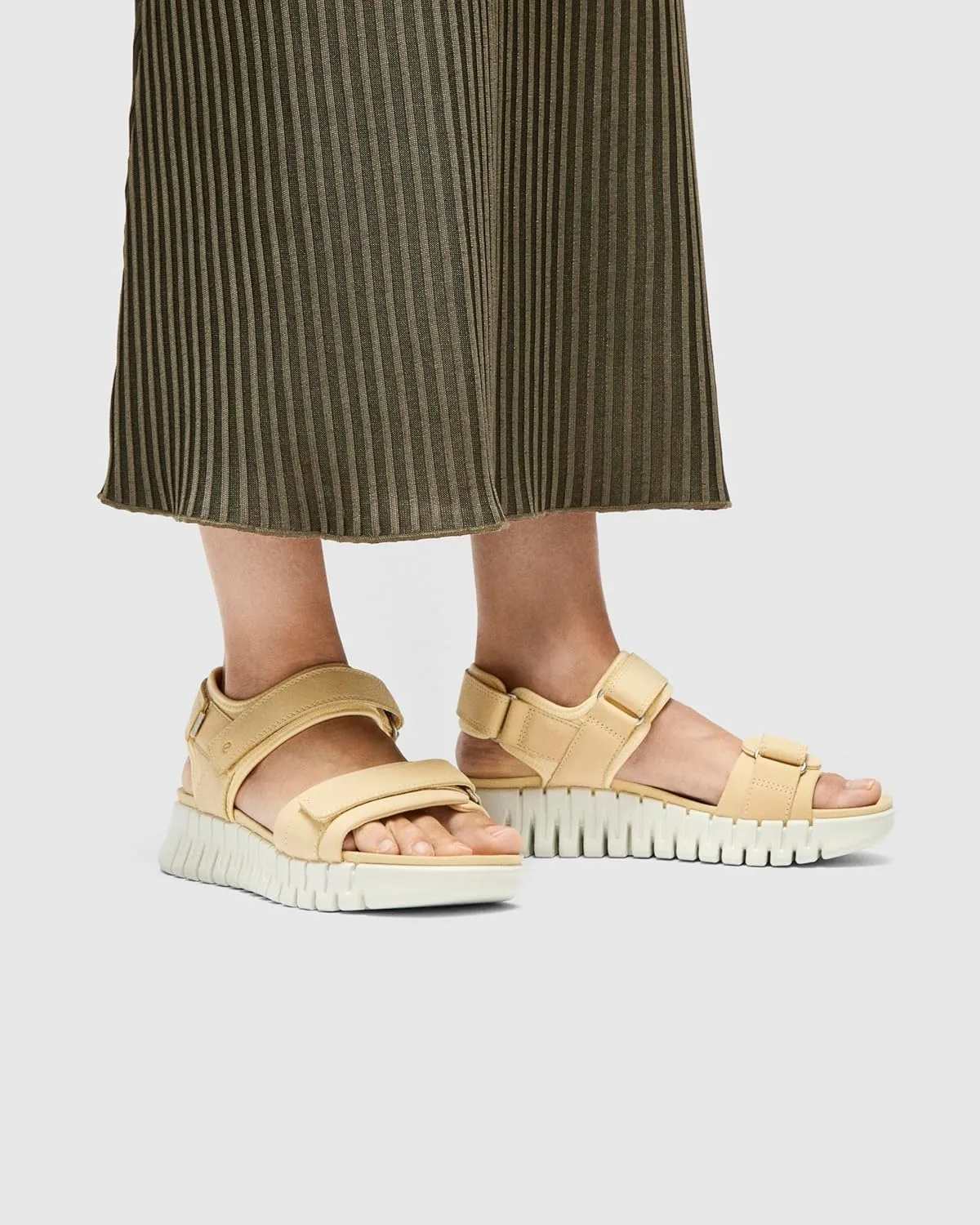 ECCO Women's Gruuv Sol Sandal