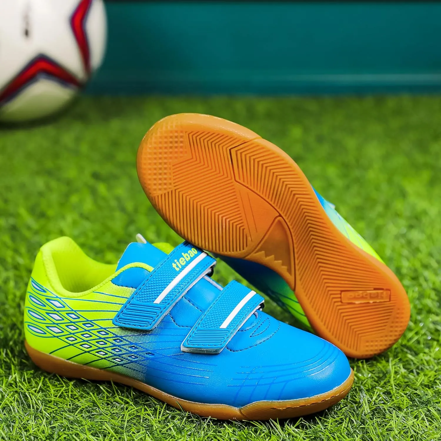 Indoor Kids Soccer Shoes Non Slip Rubber Sole IC Soccer Cleats for Little Boys Girls