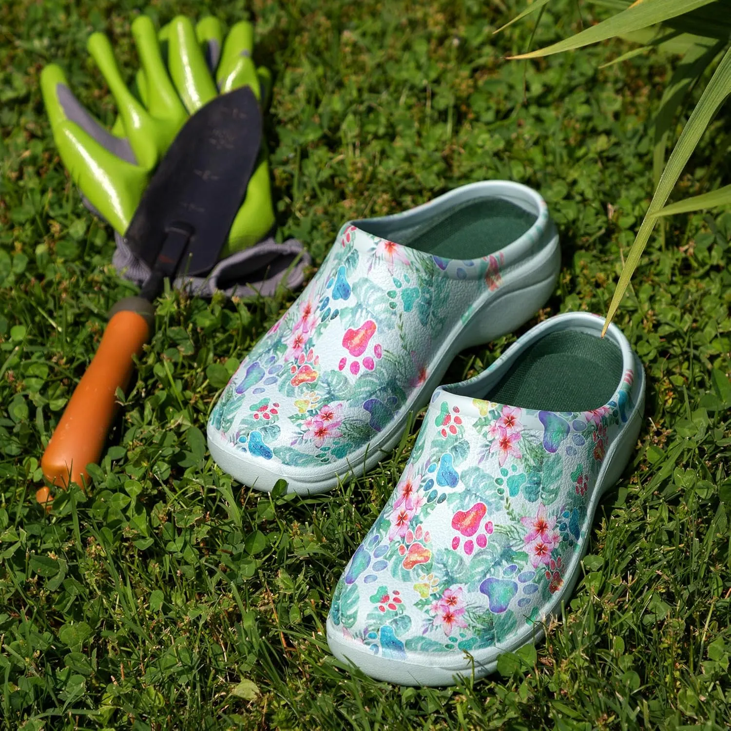 Lightweight Paw Print Garden Clogs Comfortable & Breathable Slip-On Shoes for Gardening