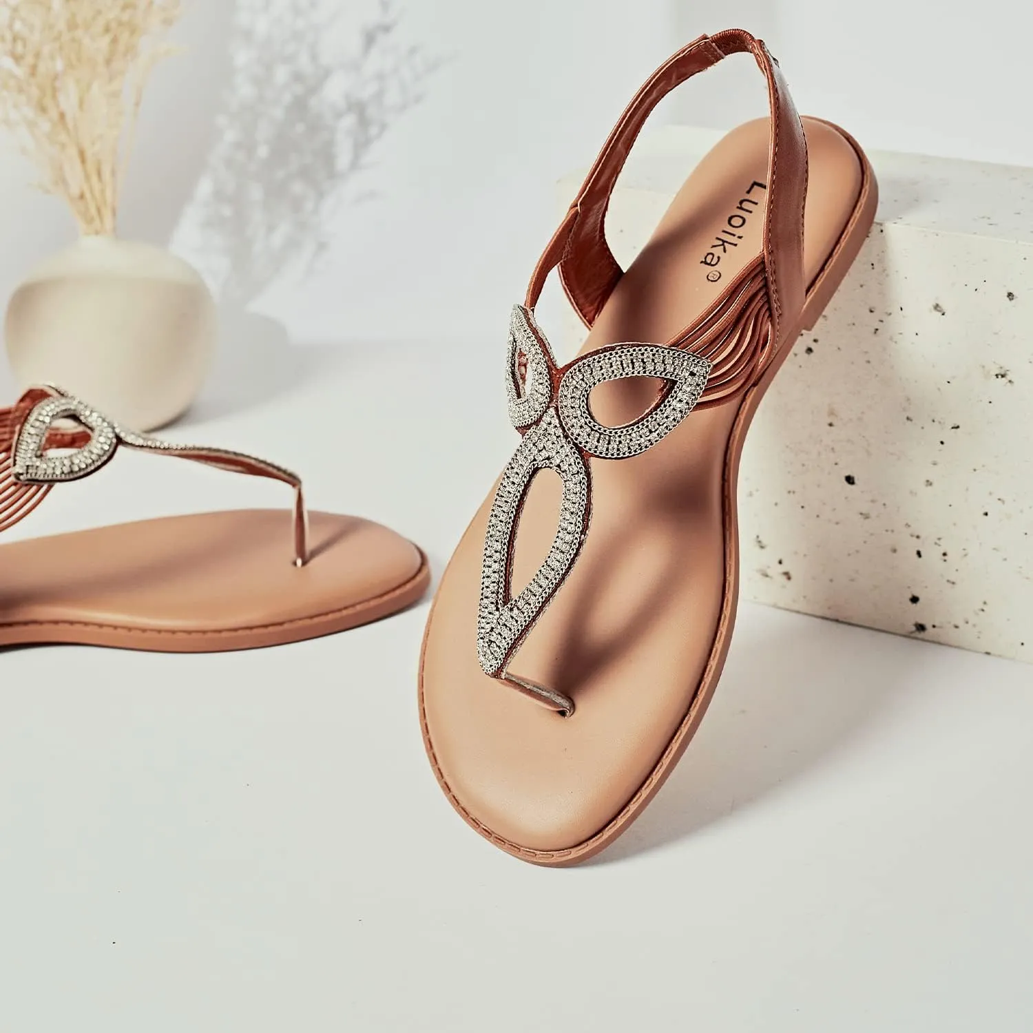 Luoika Women's Wide Width Flat Slides Sandals, Flip Flop Strappy Rhinestone Thong Sandals Comfortable Summer Beach Shoes for Women.