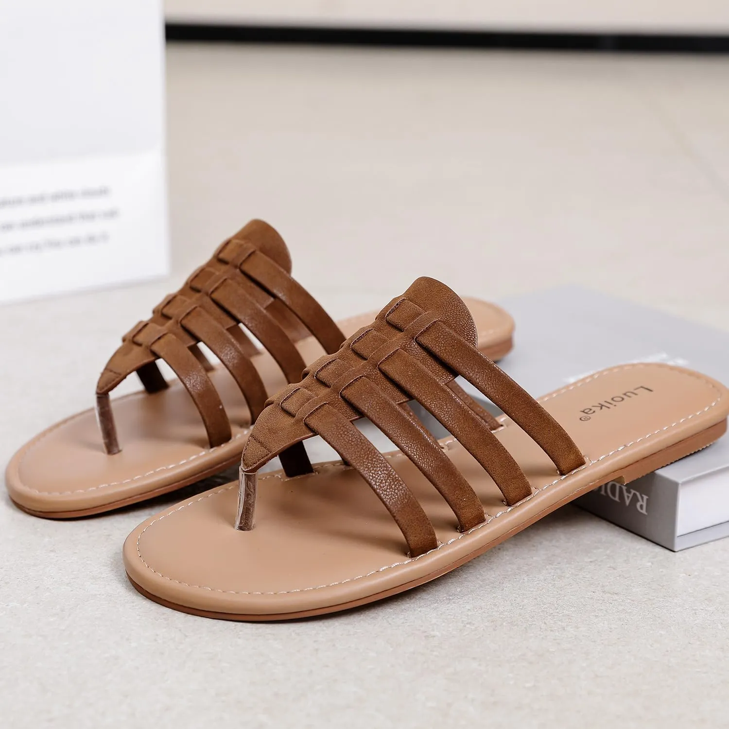 Luoika Women's Wide Width Flat Slides Sandals, Flip Flop Strappy Rhinestone Thong Sandals Comfortable Summer Beach Shoes for Women.
