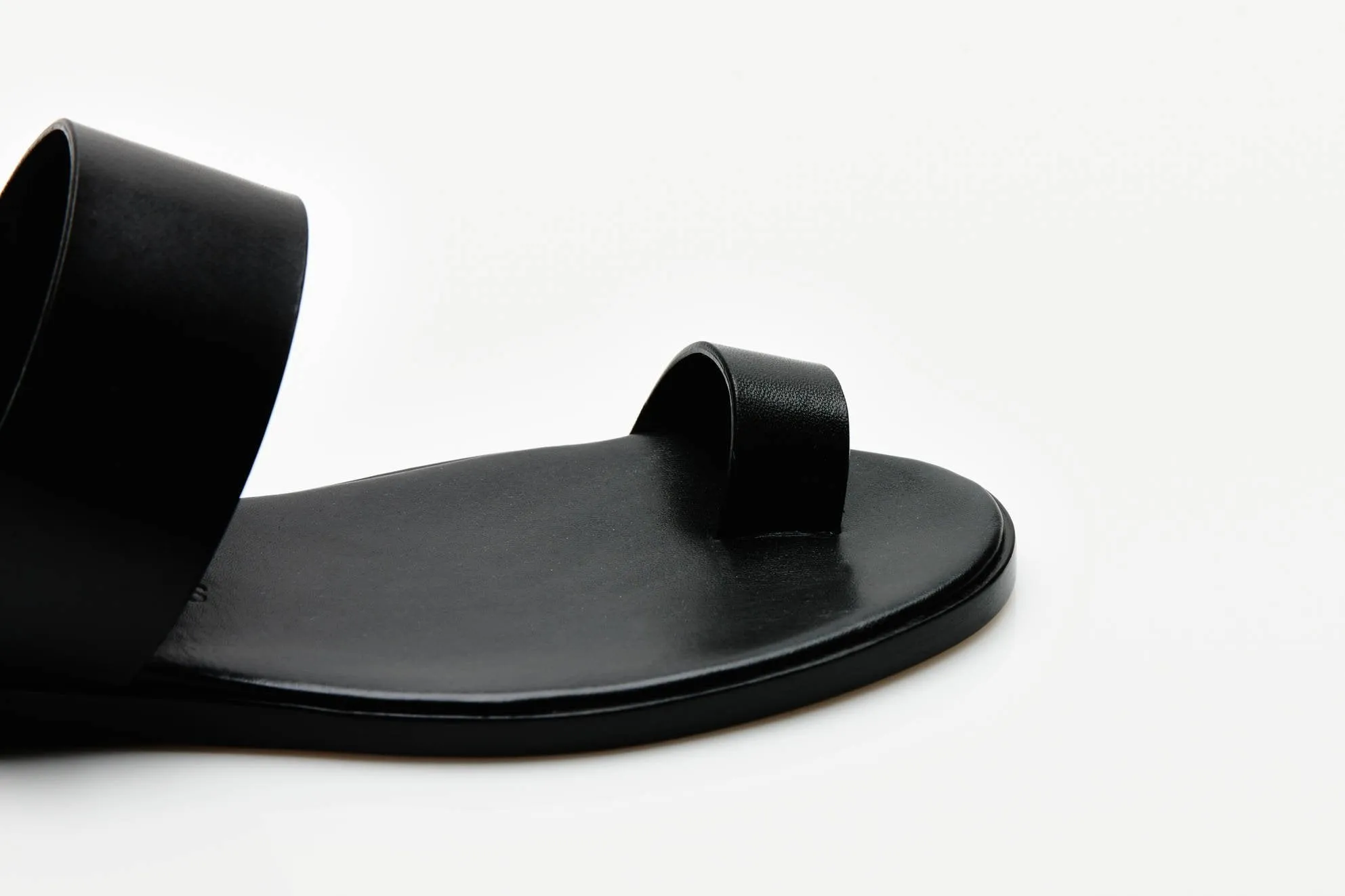 Minimalist Sandal - Black