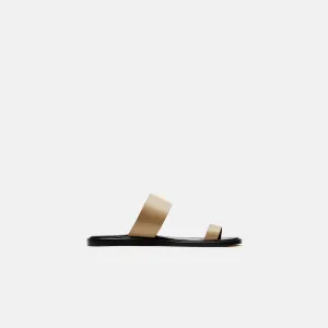 Minimalist Sandal in Leather - Olive