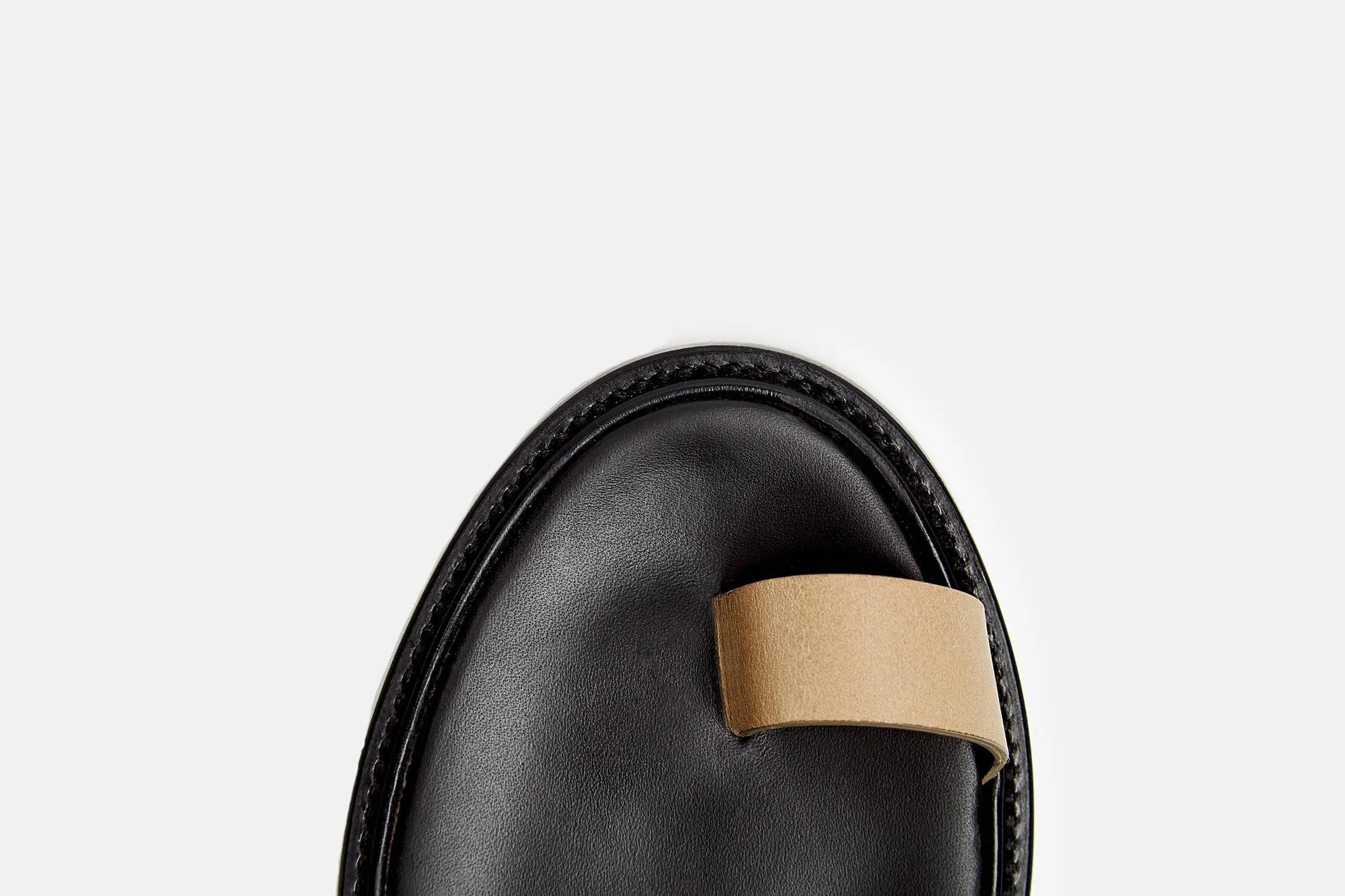Minimalist Sandal in Leather - Olive