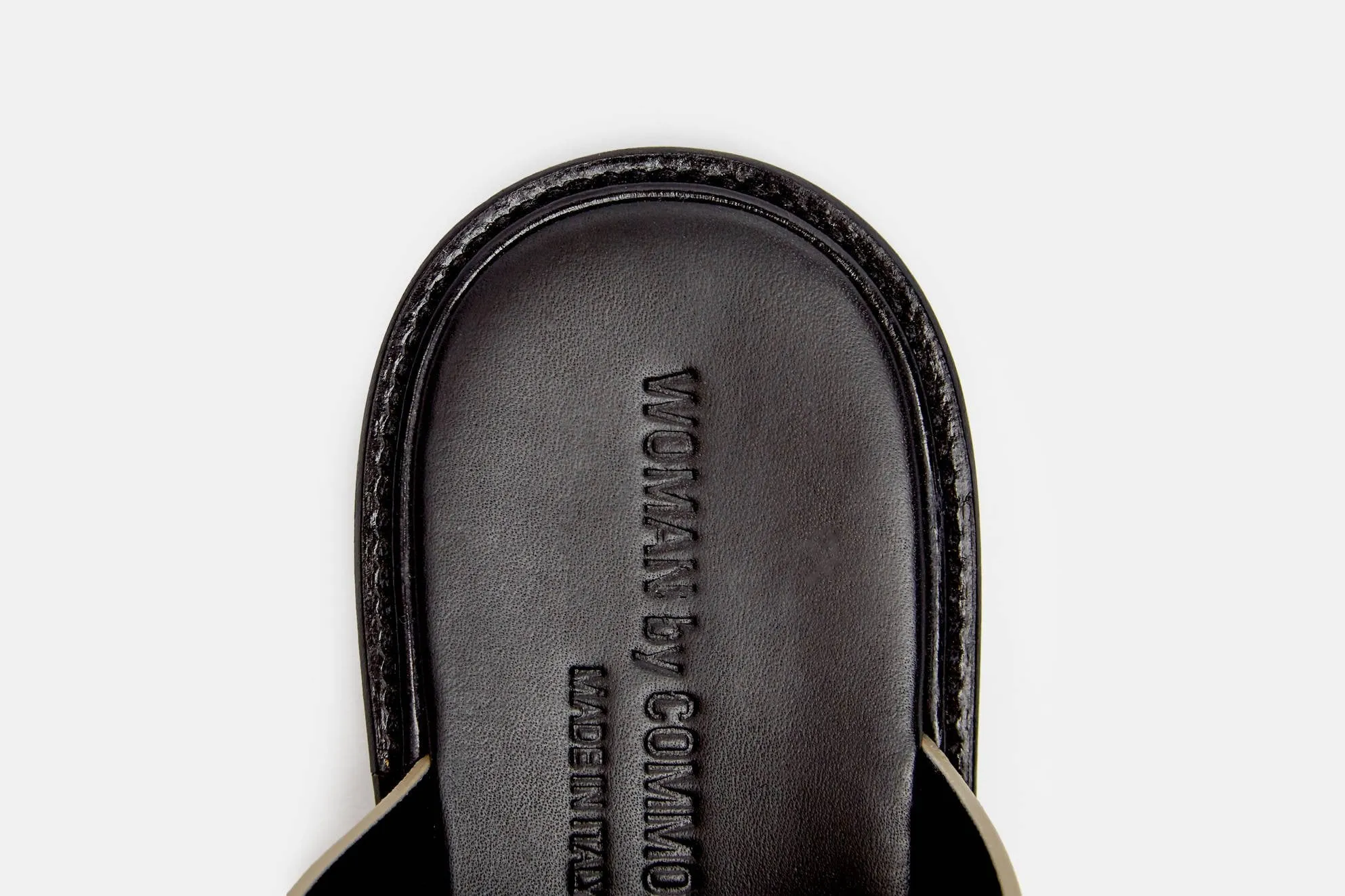 Minimalist Sandal in Leather - Olive