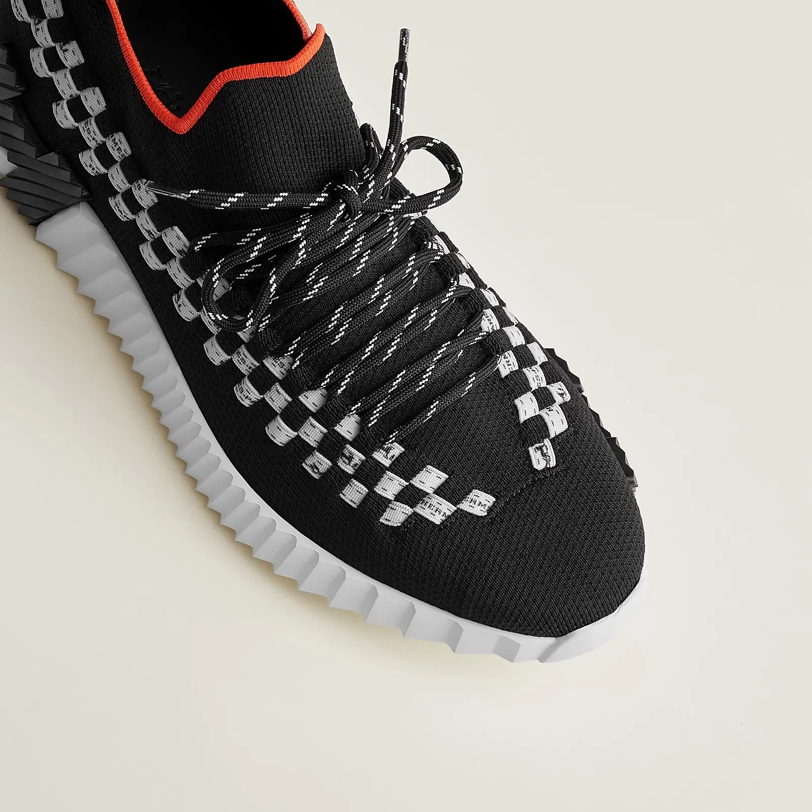 Noir Flex slip-on sneaker