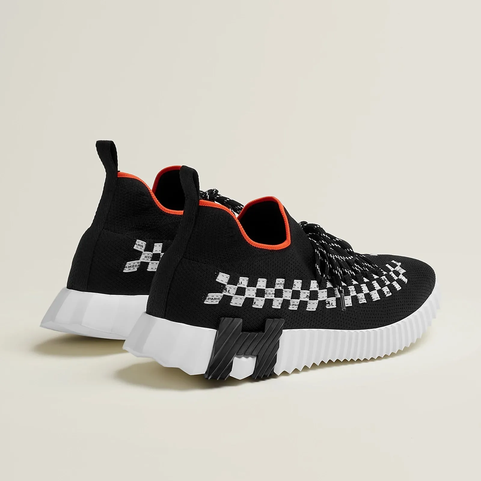 Noir Flex slip-on sneaker