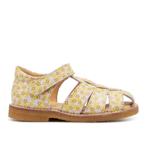 Sandal with adjustable velcro closure