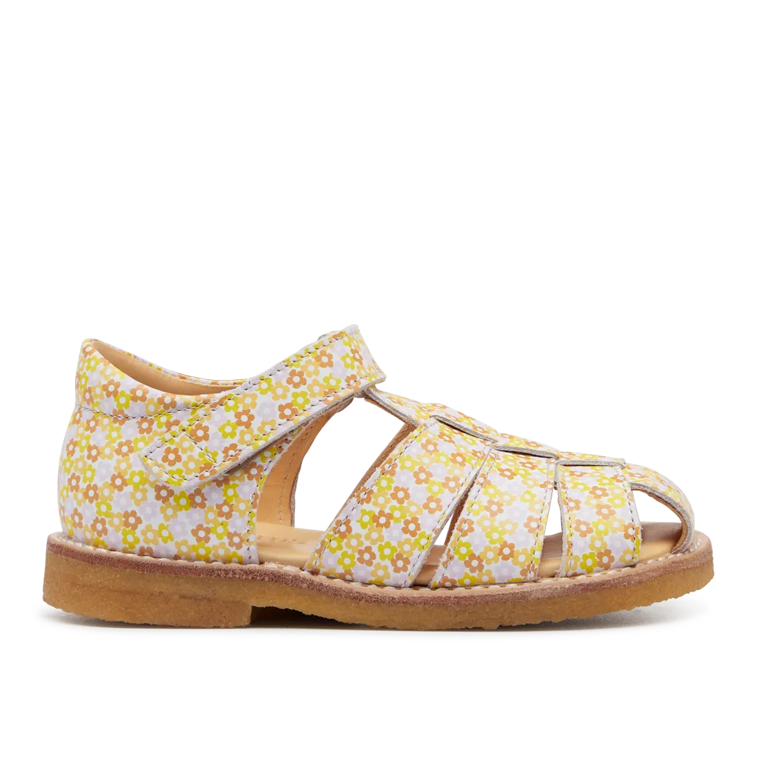 Sandal with adjustable velcro closure