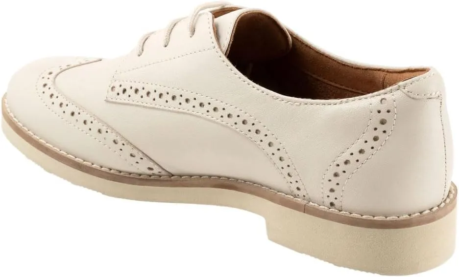 SoftWalk Women's Willet Oxford