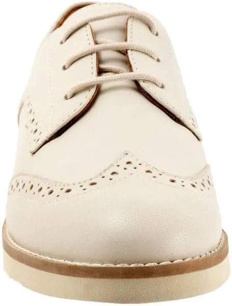SoftWalk Women's Willet Oxford