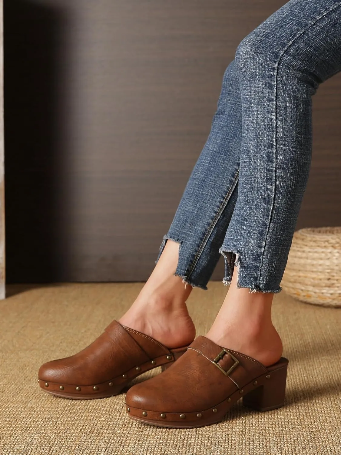 Women Wooden Clogs Closed Round Toe Mules Platform Chunky Low Heeled Slippers with Studs Backless Comfortable Summer Slide Shoes Brown