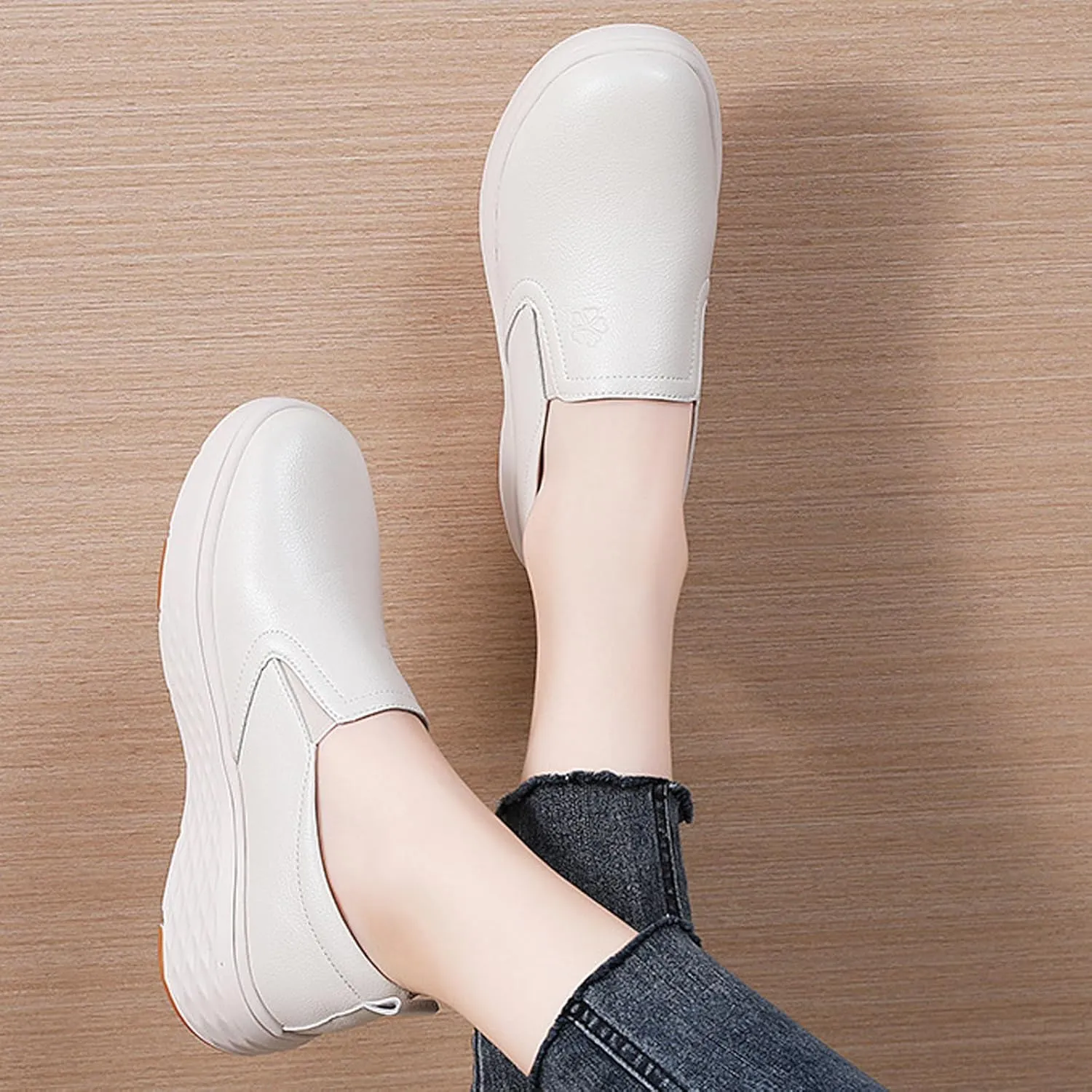 Women's Round Toe Leather Platform Loafers Comfortable Slip On Lightweight Non Slip Walking Shoes Soft Breathable Work Shopping Driving Shoes