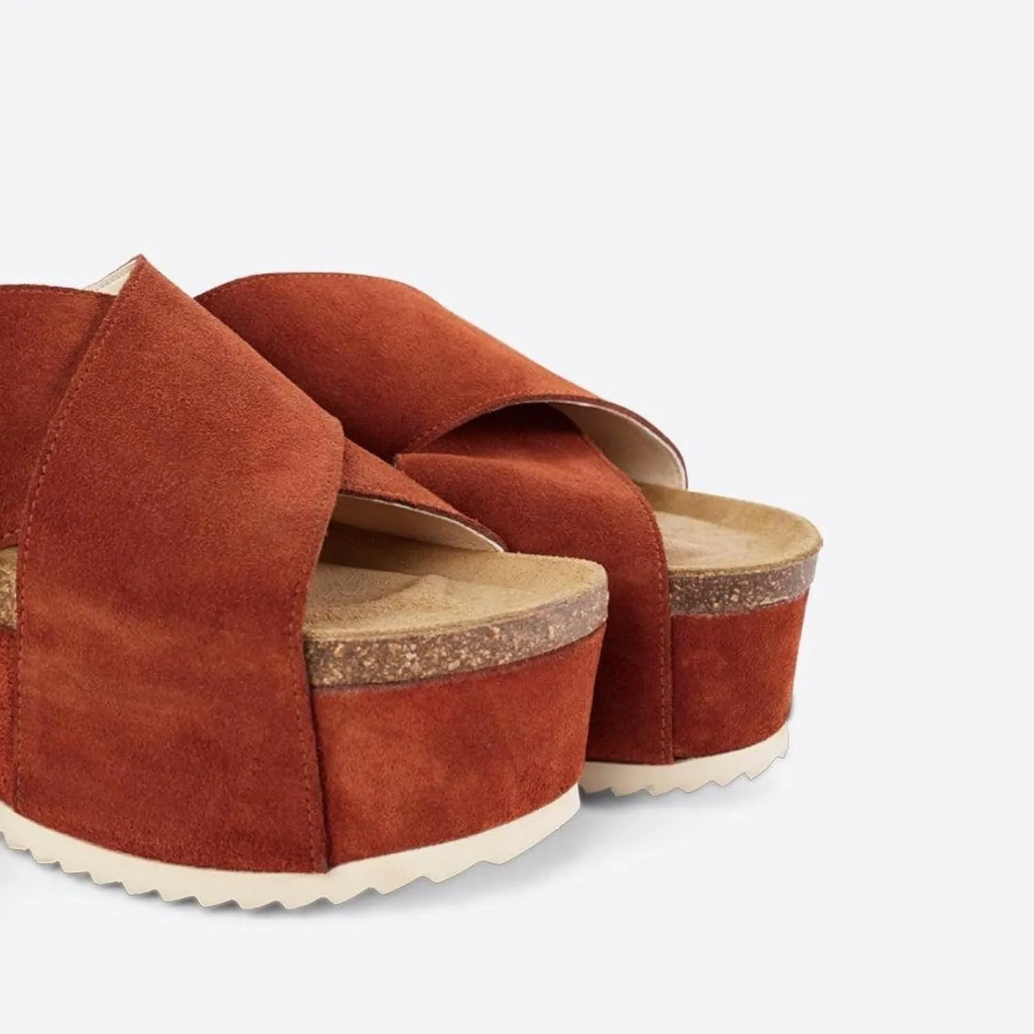 Yishaweiqi Women's Suede Platform Sandals Comfortable Cork Footbed Flatform Sandals Criss Cross Straps Flat Clogs Slide Sandals