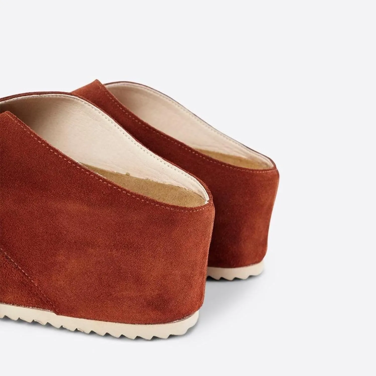 Yishaweiqi Women's Suede Platform Sandals Comfortable Cork Footbed Flatform Sandals Criss Cross Straps Flat Clogs Slide Sandals