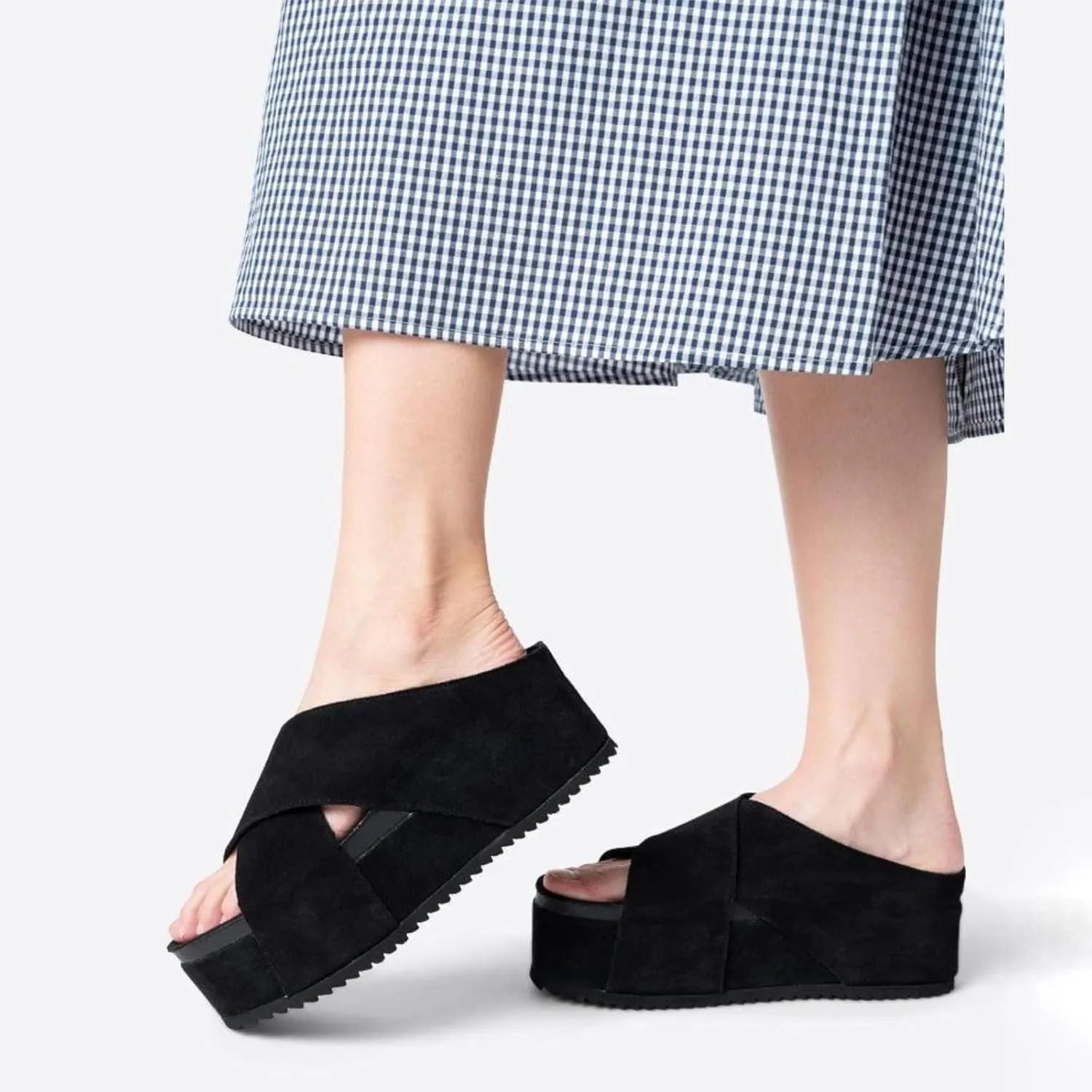 Yishaweiqi Women's Suede Platform Sandals Comfortable Cork Footbed Flatform Sandals Criss Cross Straps Flat Clogs Slide Sandals