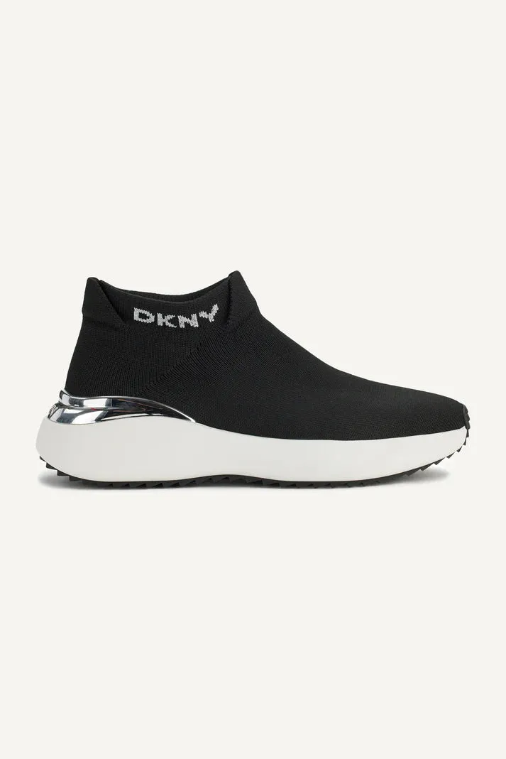 ZHAVIA SLIP ON SNEAKERS